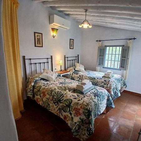 Cortijo Tipico Andaluz En La Sierra Cerca De Frigiliana De Nerja Y De Las Playas Екстер'єр фото
