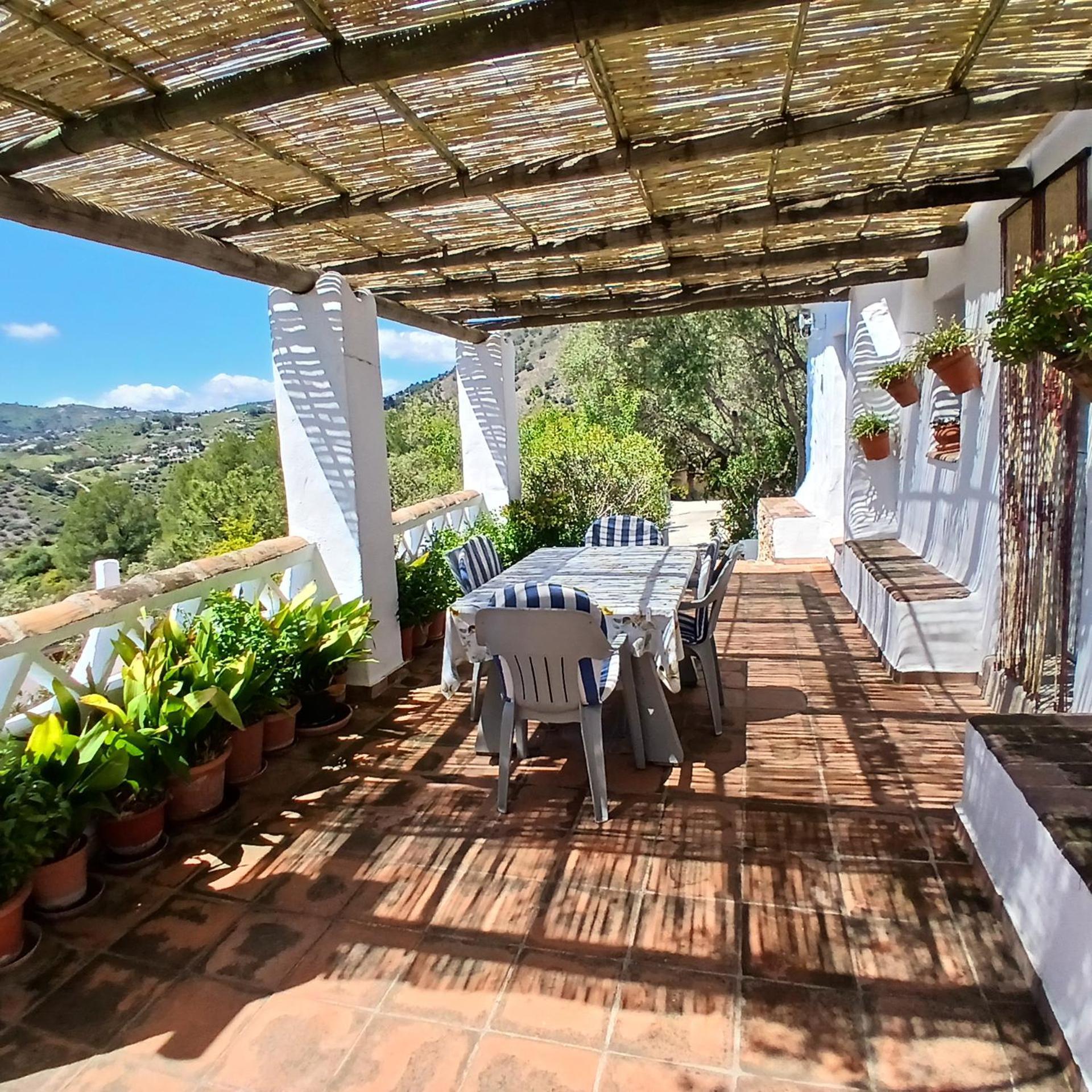 Cortijo Tipico Andaluz En La Sierra Cerca De Frigiliana De Nerja Y De Las Playas Екстер'єр фото